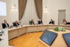 Азербайджан обсудил с АБР создание инфраструктуры для экспорта ветровой энергии (ФОТО)