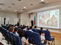 В Баку прошел праздник с образовательно-развлекательными программами для детей (ФОТО)