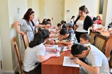 В Баку прошел праздник с образовательно-развлекательными программами для детей (ФОТО)