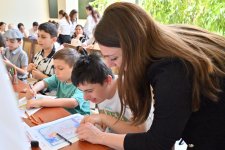 В Баку прошел праздник с образовательно-развлекательными программами для детей (ФОТО)