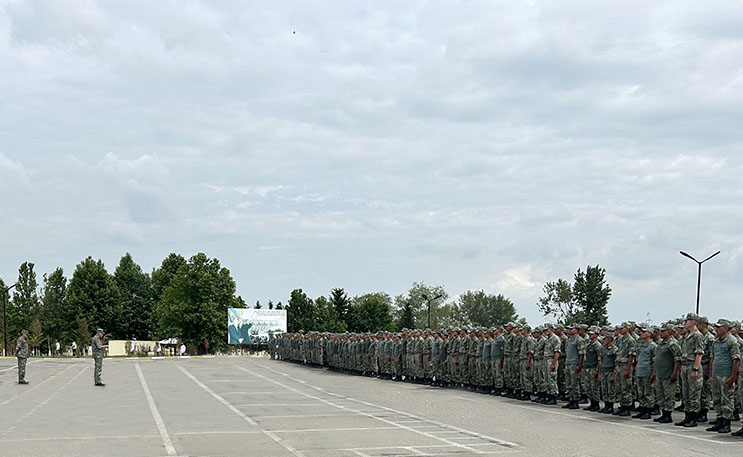 Руководство министерства обороны Азербайджана встретилось с личным составом