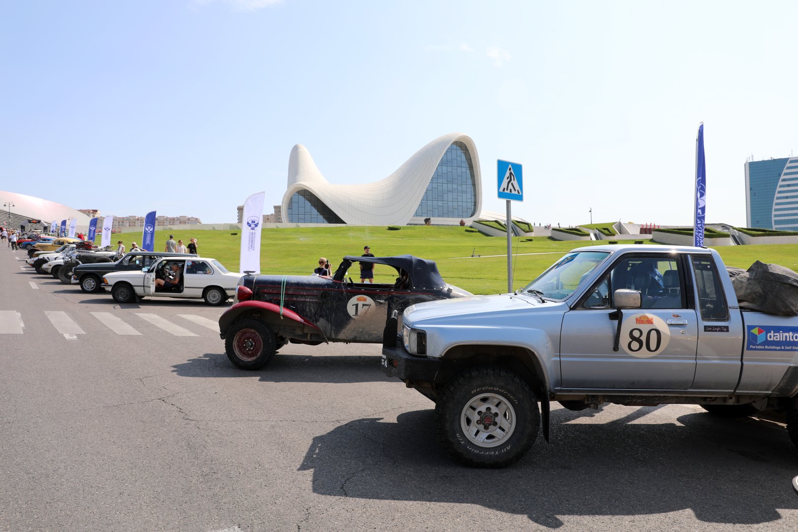 Azerbaijani stage of Peking to Paris Motor Challenge starts at Heydar Aliyev Center (PHOTO)
