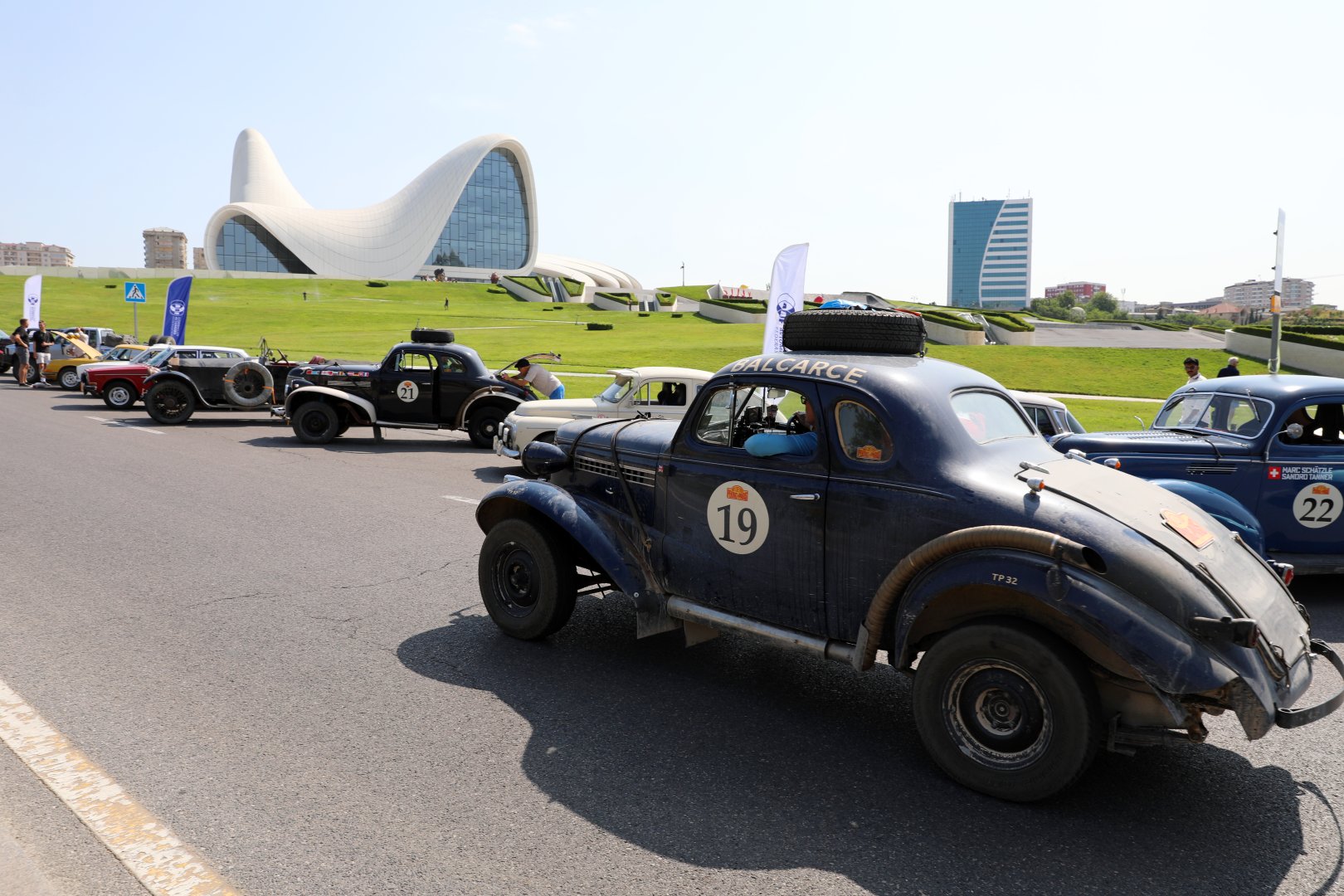 Azerbaijani stage of Peking to Paris Motor Challenge starts at Heydar Aliyev Center (PHOTO)