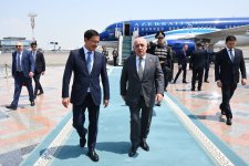Премьер-министр Али Асадов находится с официальным визитом в Узбекистане (ФОТО)