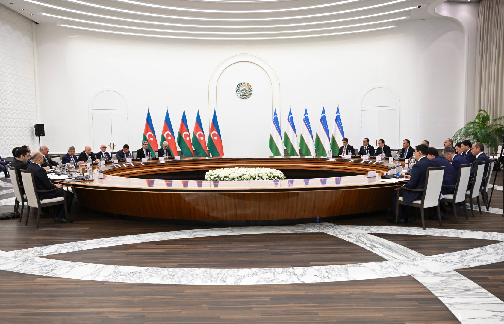Премьер-министры Азербайджана и Узбекистана обсудили развитие связей двух стран по ряду сфер  (ФОТО)