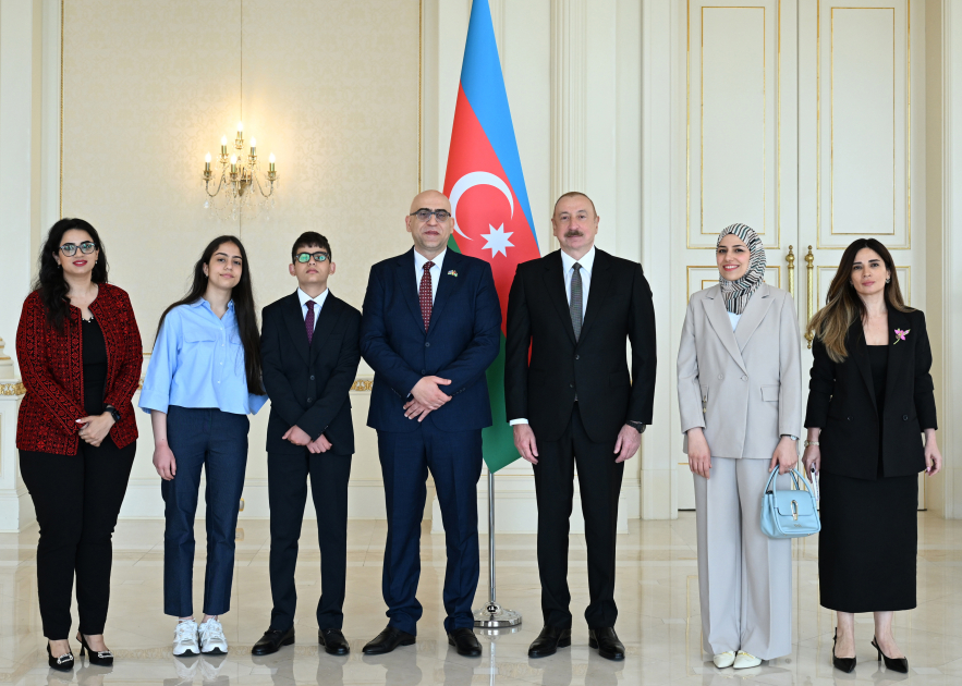 Президент Ильхам Алиев принял верительные грамоты новоназначенного посла Палестины в Азербайджане (ФОТО)