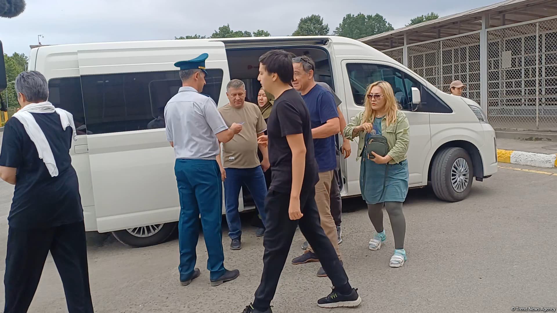 Граждане Кыргызстана эвакуированы из Ирана в Азербайджан (ФОТО/ВИДЕО)