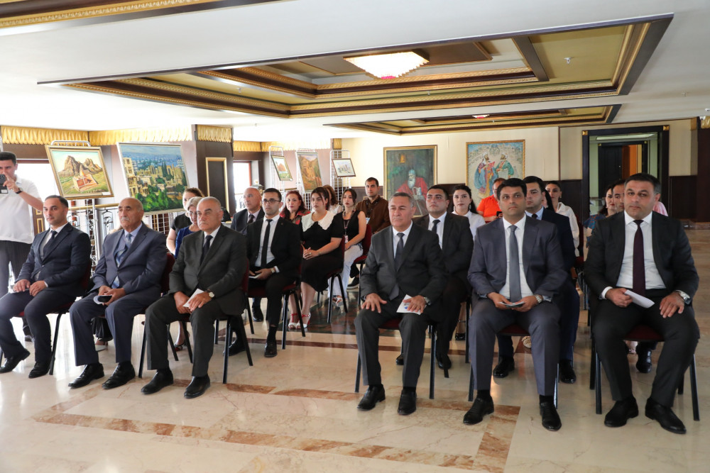 Azerbaijan signs deal to restore local Momine Khatun Tomb (PHOTO)