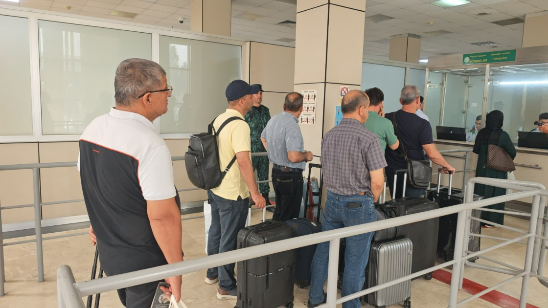Tajik evacuees exit Iran safely via Azerbaijan transit path (PHOTO)