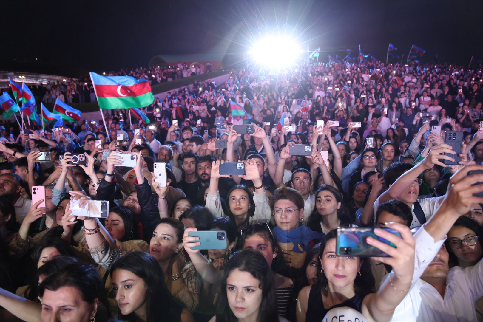 В парке Центра Гейдара Алиева состоялся концерт по случаю Дня национального спасения (ФОТО)