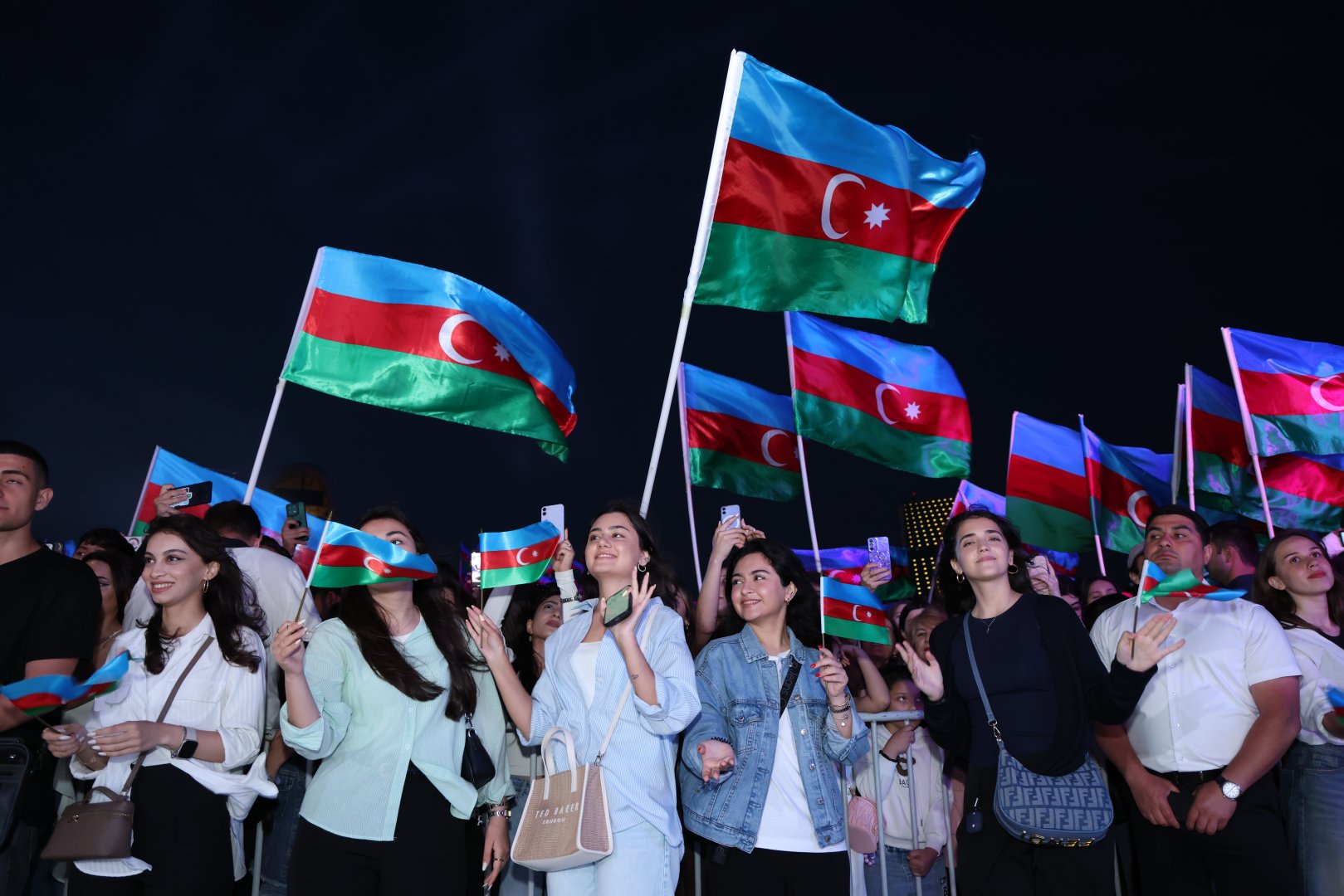 В парке Центра Гейдара Алиева состоялся концерт по случаю Дня национального спасения (ФОТО)