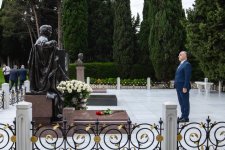В Минздраве отмечен профессиональный праздник медработников Азербайджана (ФОТО)