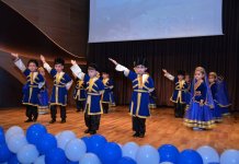 Большая сцена маленьких талантов в Баку (ФОТО)
