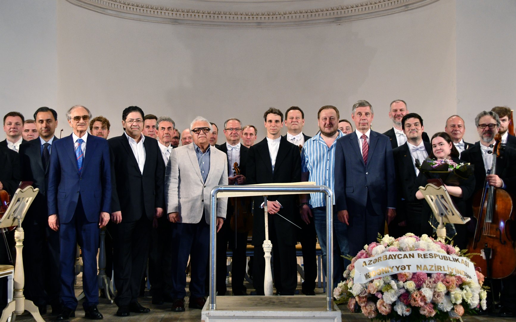 Вечер с переаншлагом в Баку! Российский оркестр выступил в знак благодарности за помощь в эвакуации из Ирана (ФОТО)