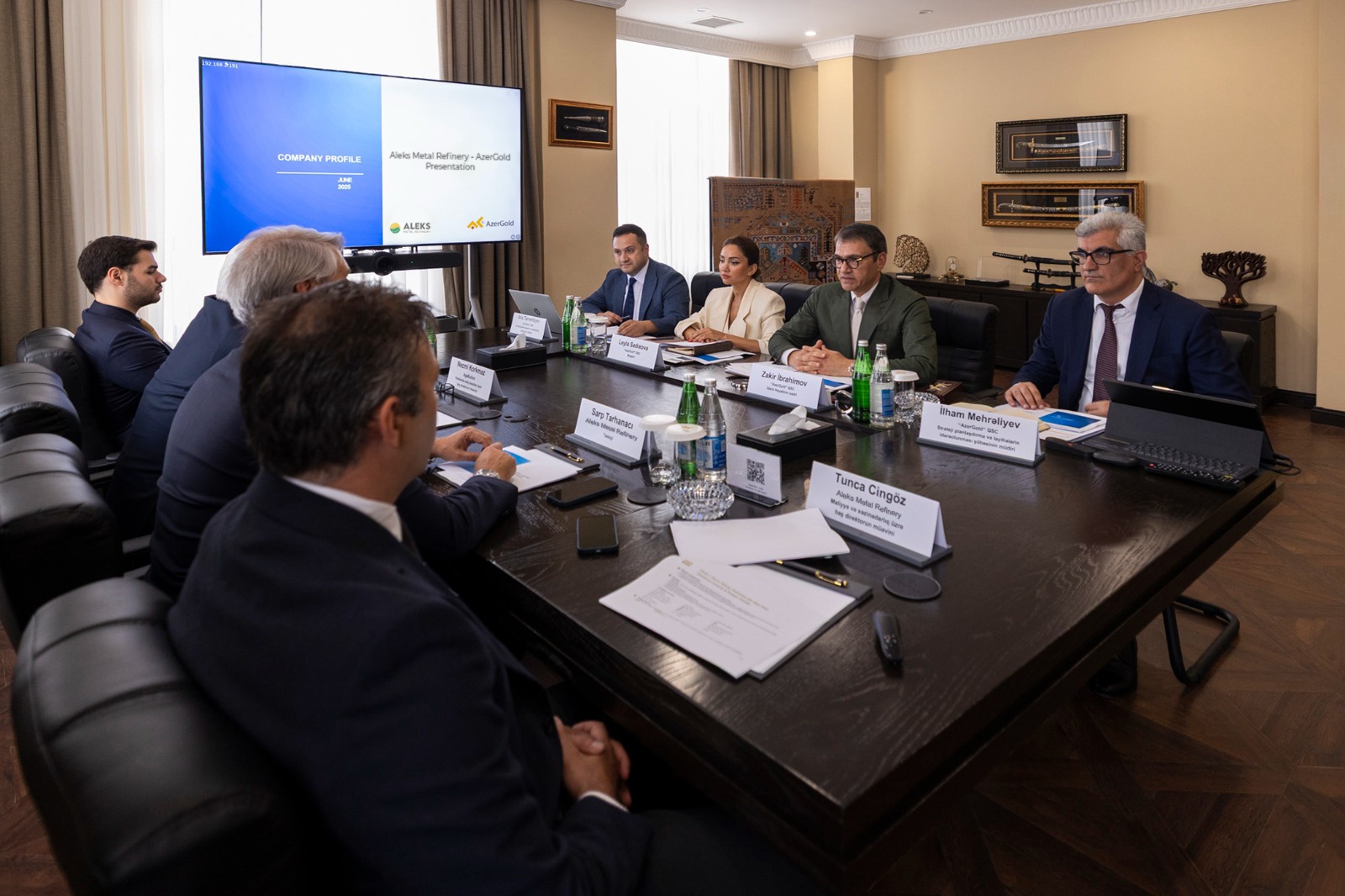 В ЗАО AzerGold состоялась встреча с руководителем турецкой компании Aleks Metal Rafineri (ФОТО)