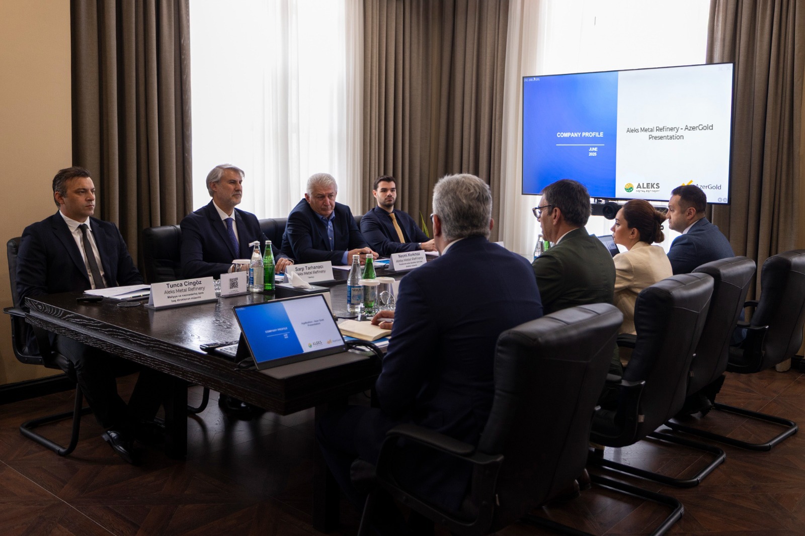 В ЗАО AzerGold состоялась встреча с руководителем турецкой компании Aleks Metal Rafineri (ФОТО)