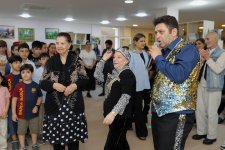 Azercell объединил два поколения, нуждающихся в заботе и внимании (ФОТО)