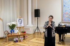 Она не искала звёзд - она их зажигала! В Баку состоялся праздник музыки и театра к 100-летию Леди Гю (ФОТО)