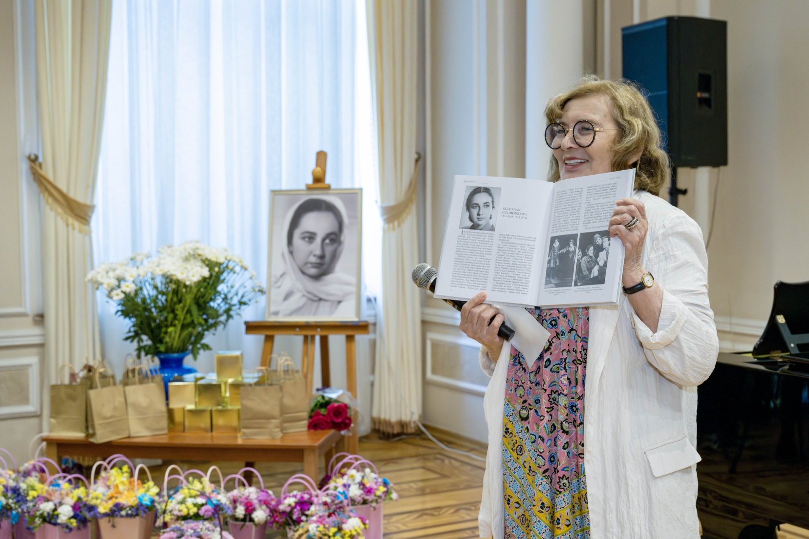 Она не искала звёзд - она их зажигала! В Баку состоялся праздник музыки и театра к 100-летию Леди Гю (ФОТО)