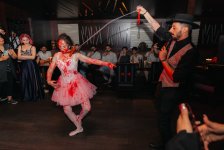 Ночной клуб Pasifico в Баку оказался на карантине: В клетке обнаружены зомби! (ВИДЕО, ФОТО)