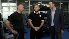 Хабиб Нурмагомедов и  бойцы UFC посетили базу ФК "Карабах" (ВИДЕО, ФОТО)