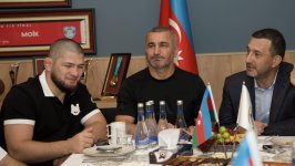 Хабиб Нурмагомедов и  бойцы UFC посетили базу ФК "Карабах" (ВИДЕО, ФОТО)