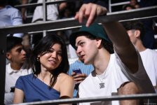 В Баку состоялась торжественная церемония взвешивания бойцов UFC Fight Night c участием тысячи болельщиков (ФОТО)