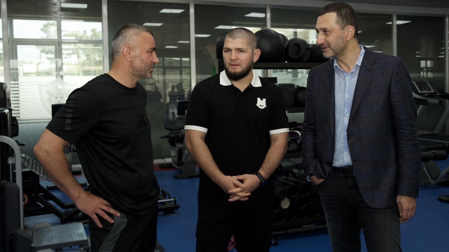 Хабиб Нурмагомедов и  бойцы UFC посетили базу ФК "Карабах" (ВИДЕО, ФОТО)