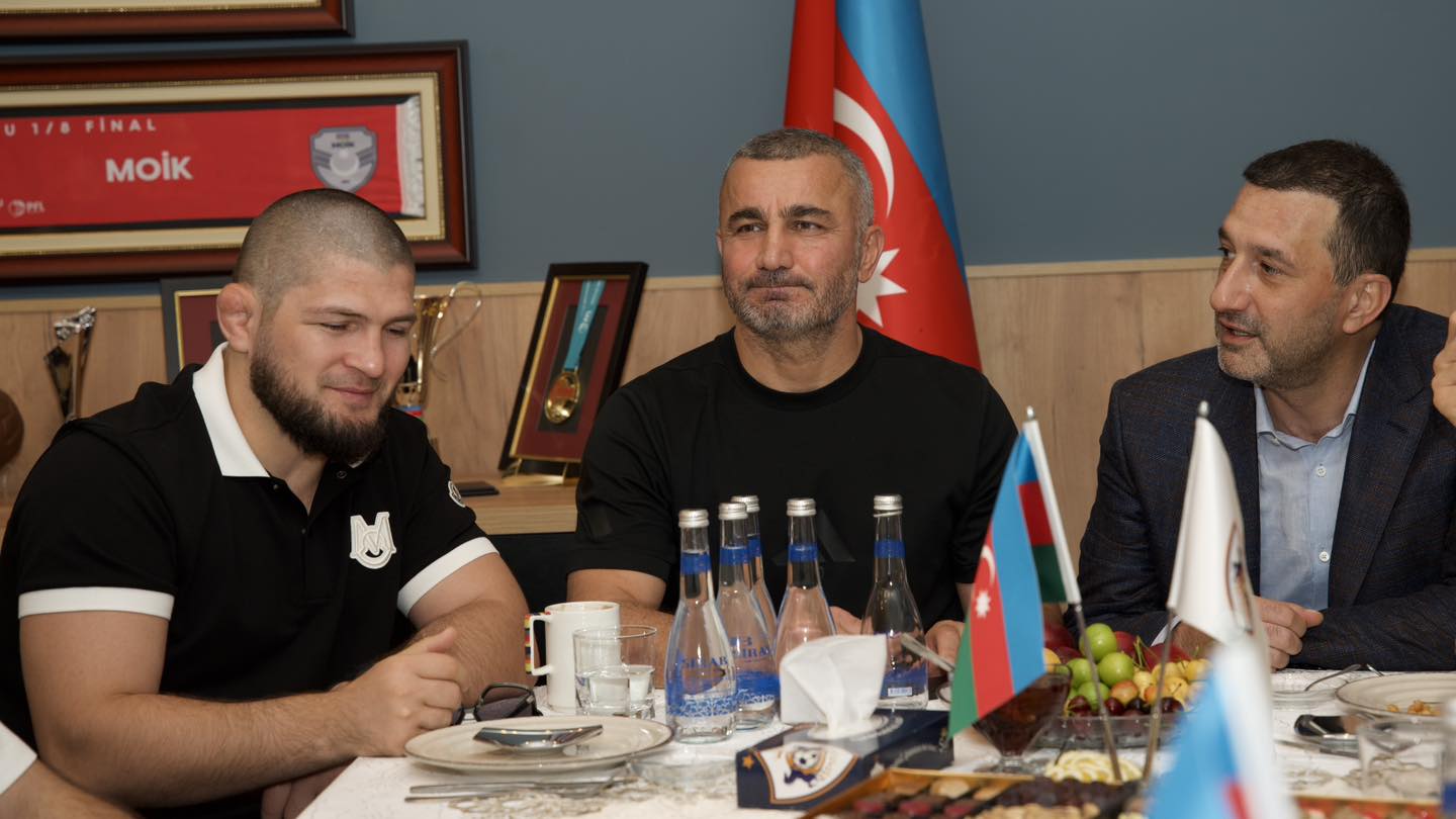 Хабиб Нурмагомедов и  бойцы UFC посетили базу ФК "Карабах" (ВИДЕО, ФОТО)
