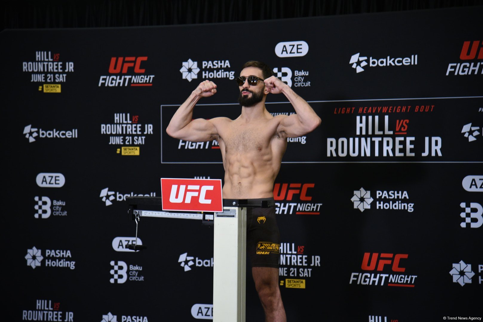 В Баку состоялась официальная церемония взвешивания участников UFC Fight Night (ФОТО)