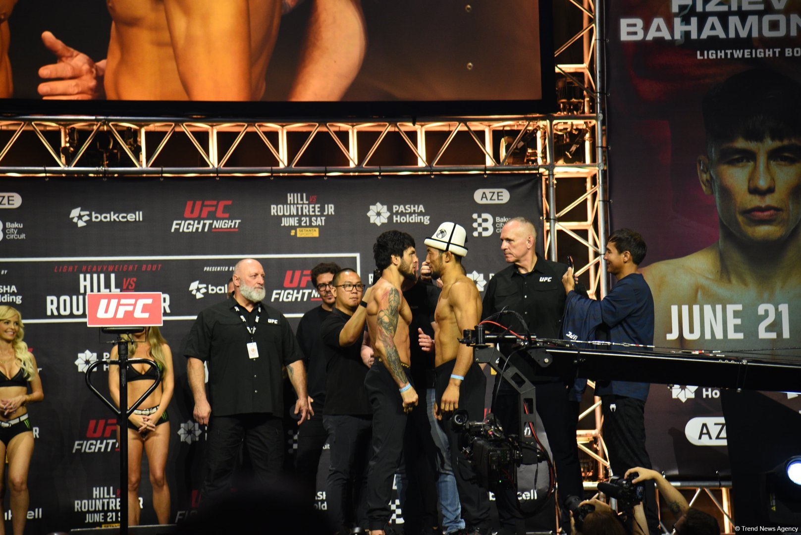В Баку состоялась торжественная церемония взвешивания бойцов UFC Fight Night c участием тысячи болельщиков (ФОТО)