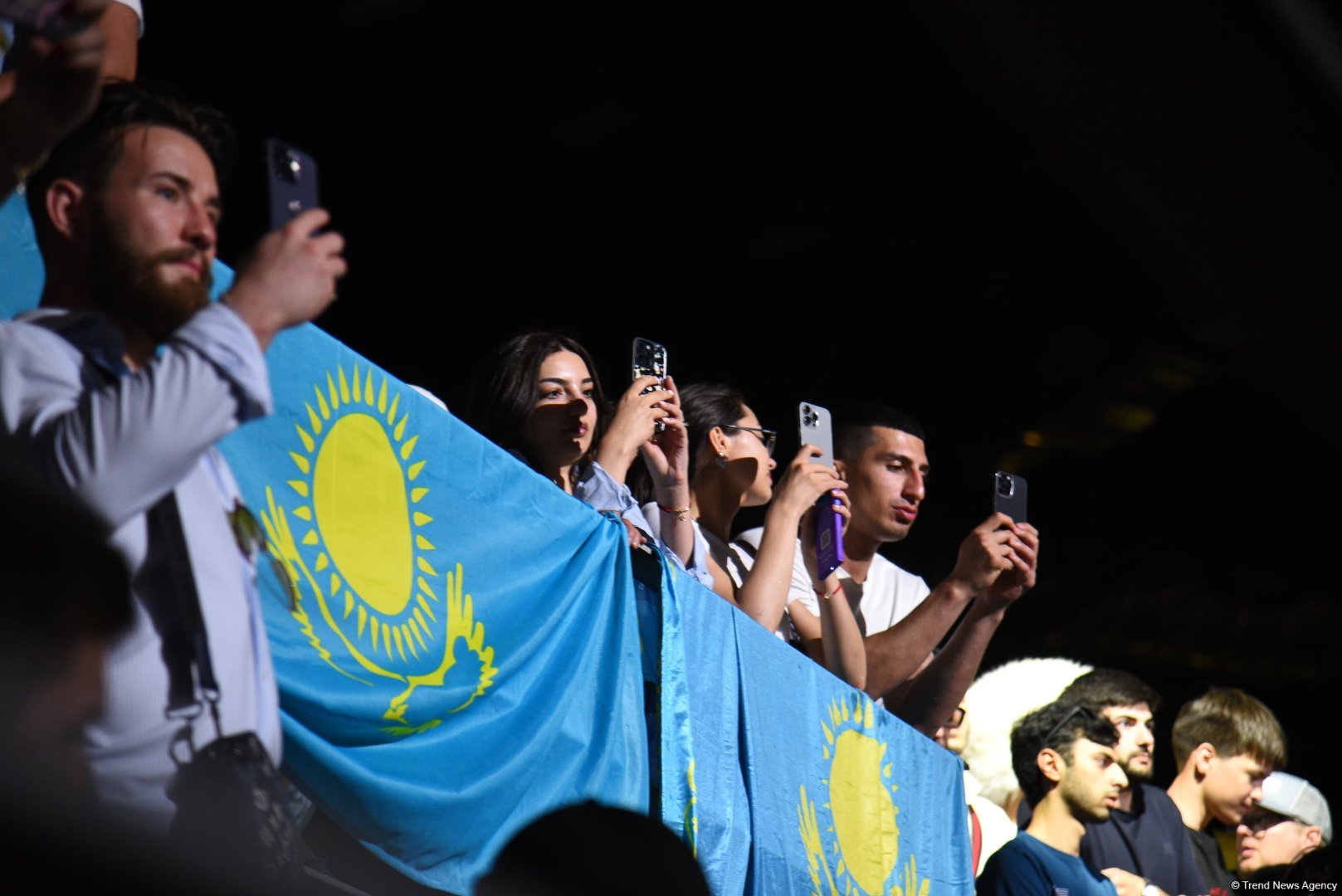 В Баку состоялась торжественная церемония взвешивания бойцов UFC Fight Night c участием тысячи болельщиков (ФОТО)
