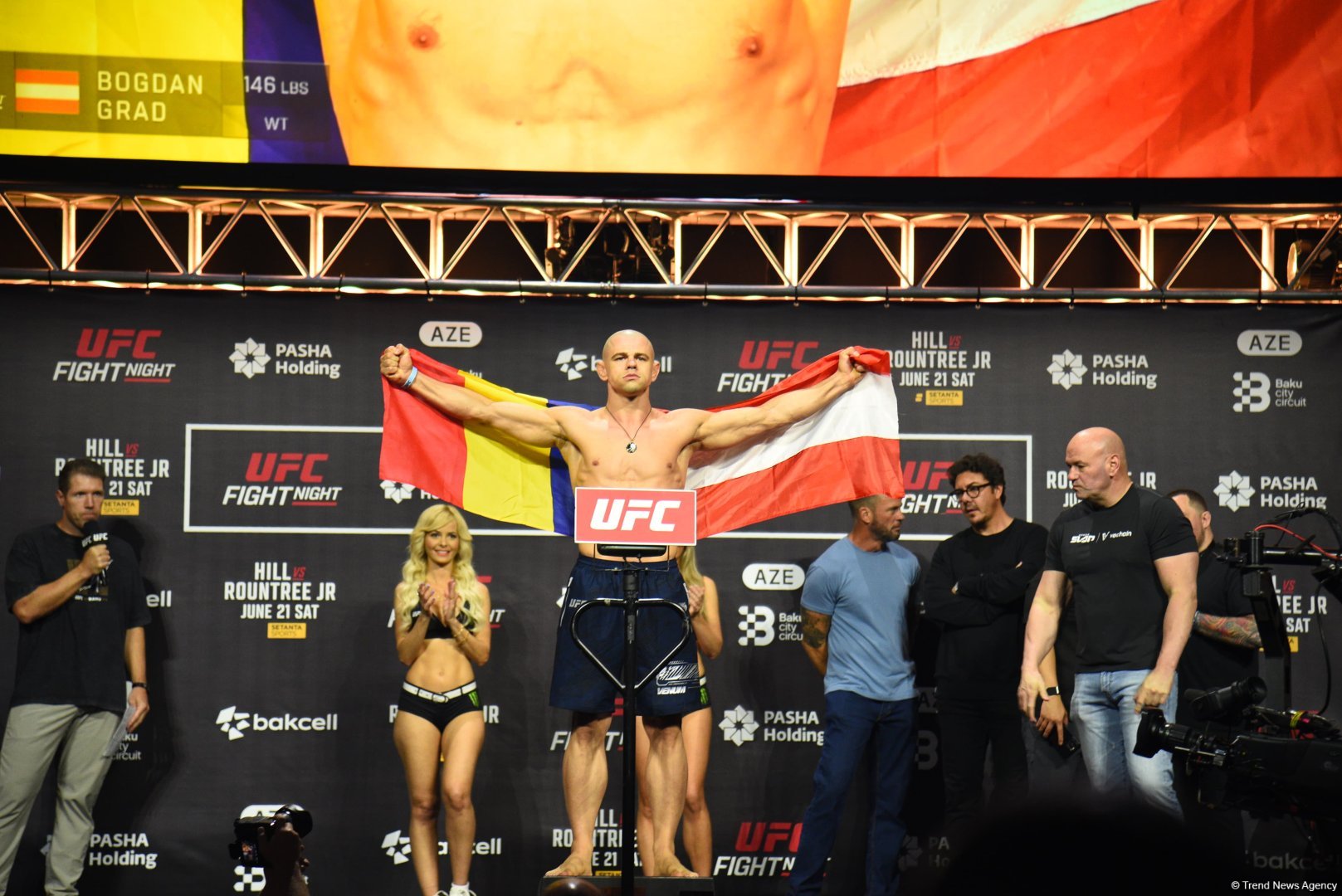 В Баку состоялась торжественная церемония взвешивания бойцов UFC Fight Night c участием тысячи болельщиков (ФОТО)