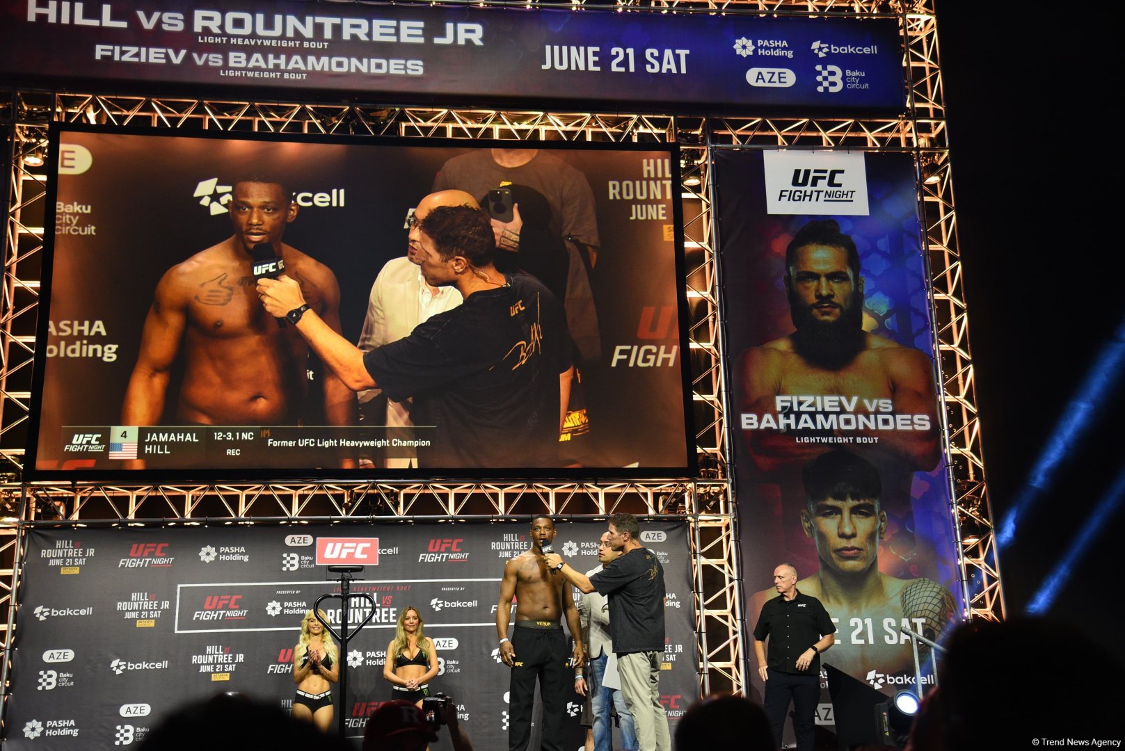 В Баку состоялась торжественная церемония взвешивания бойцов UFC Fight Night c участием тысячи болельщиков (ФОТО)