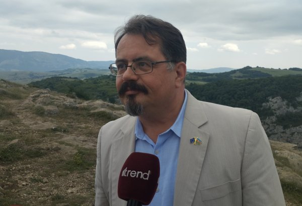Впечатлены восстановительными работами в Карабахе - Петер Михалко