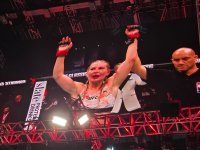 UFC Fight Night: Определилась победительница предварительного карда в полулегком  весе между бойцами из Англии и России (ФОТО)