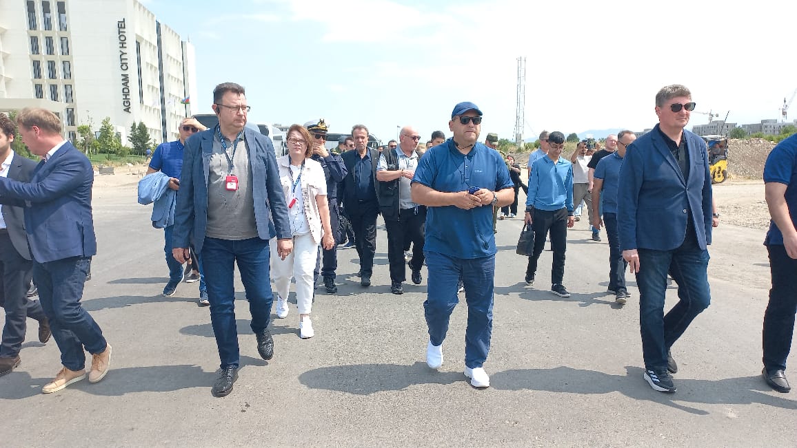 Представители дипкорпуса отправились с Агдамского железнодорожного вокзала в Баку (ФОТО)