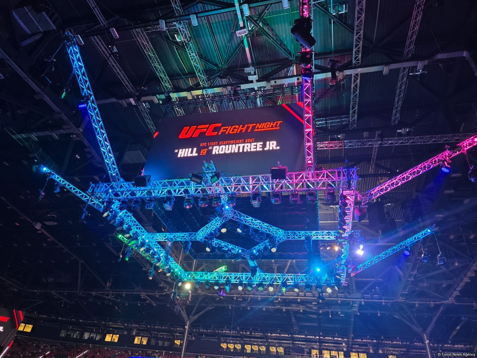 В Баку стартовало одно из самых зрелищных спортивных событий года UFC Fight Night (ПРЯМАЯ ТРАНСЛЯЦИЯ/ФОТО)