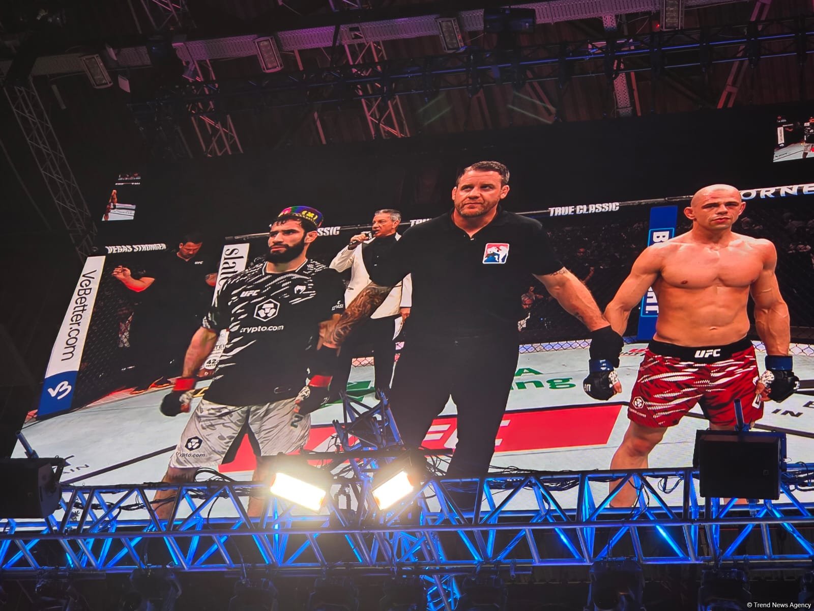 UFC Fight Night: Опредился победитель основного карда в полулегком весе между бойцами Таджикистана и Австрии (ФОТО)