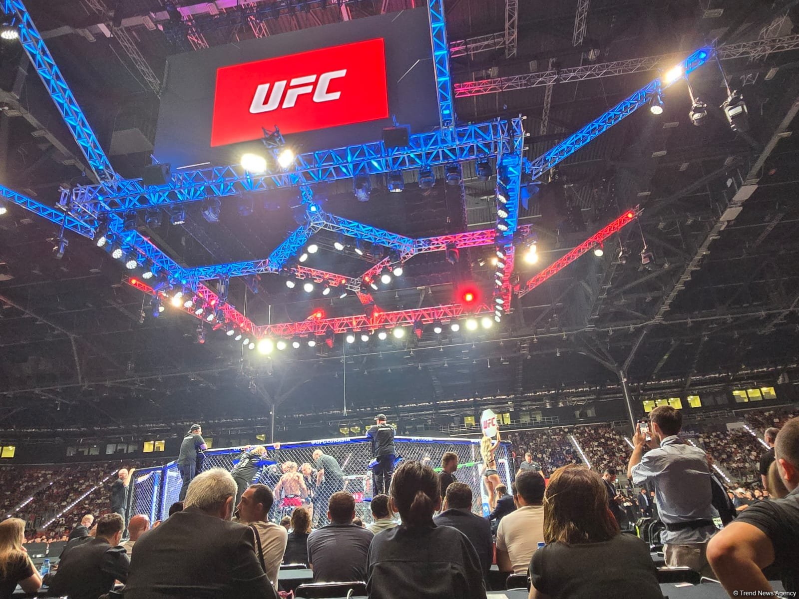 UFC Fight Night: Опредился победитель основного карда в полулегком весе между бойцами Таджикистана и Австрии (ФОТО)