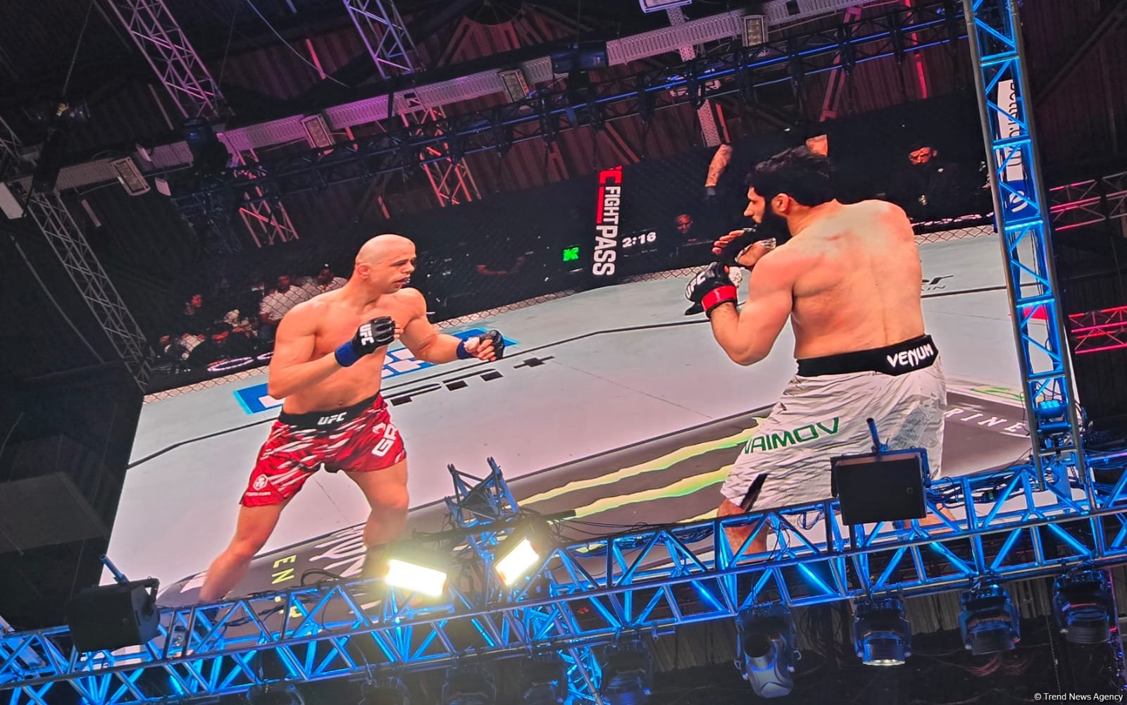 UFC Fight Night: Опредился победитель основного карда в полулегком весе между бойцами Таджикистана и Австрии (ФОТО)