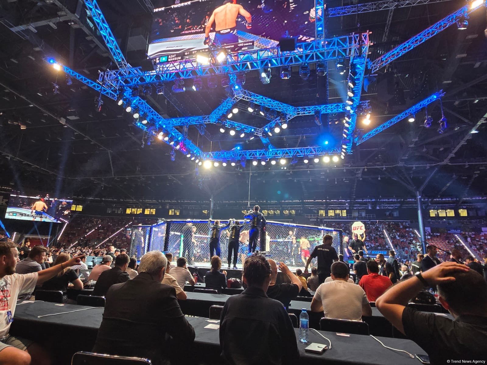 В Баку стартовало одно из самых зрелищных спортивных событий года UFC Fight Night (ПРЯМАЯ ТРАНСЛЯЦИЯ/ФОТО)