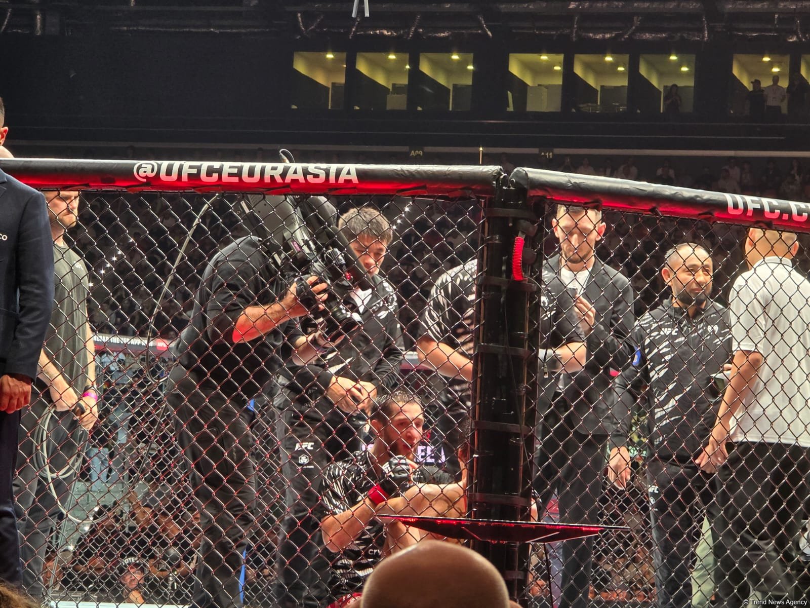 В Баку стартовало одно из самых зрелищных спортивных событий года UFC Fight Night (ПРЯМАЯ ТРАНСЛЯЦИЯ/ФОТО)