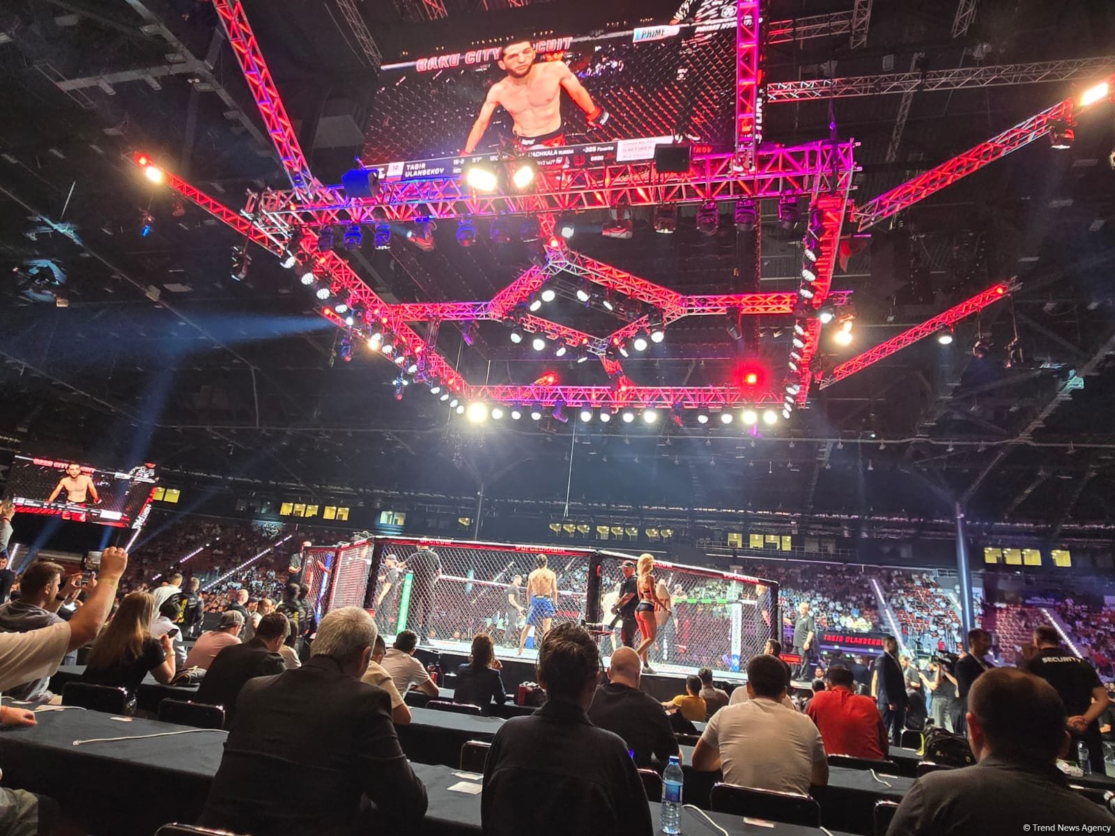 В Баку стартовало одно из самых зрелищных спортивных событий года UFC Fight Night (ПРЯМАЯ ТРАНСЛЯЦИЯ/ФОТО)