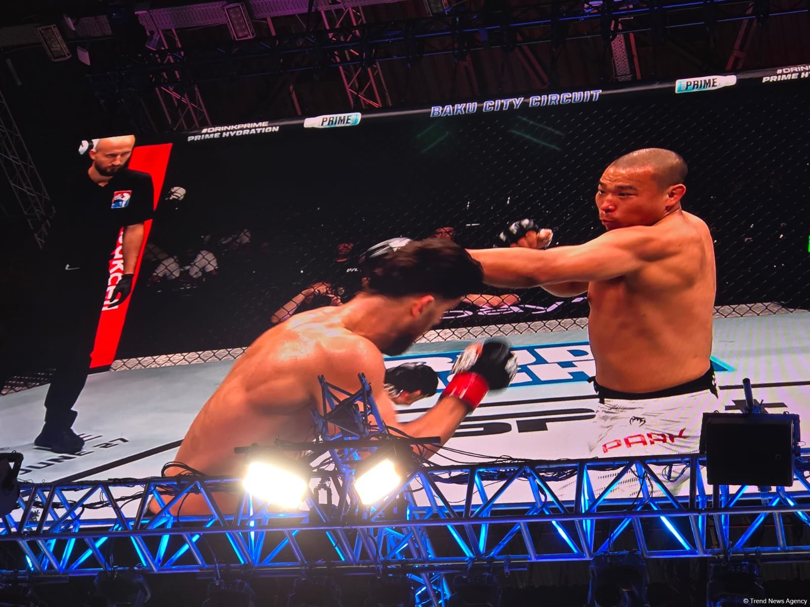 UFC Fight Night: Определился победитель предварительного карда в среднем весе между бойцами из Марокко и Южной Кореи (ФОТО)