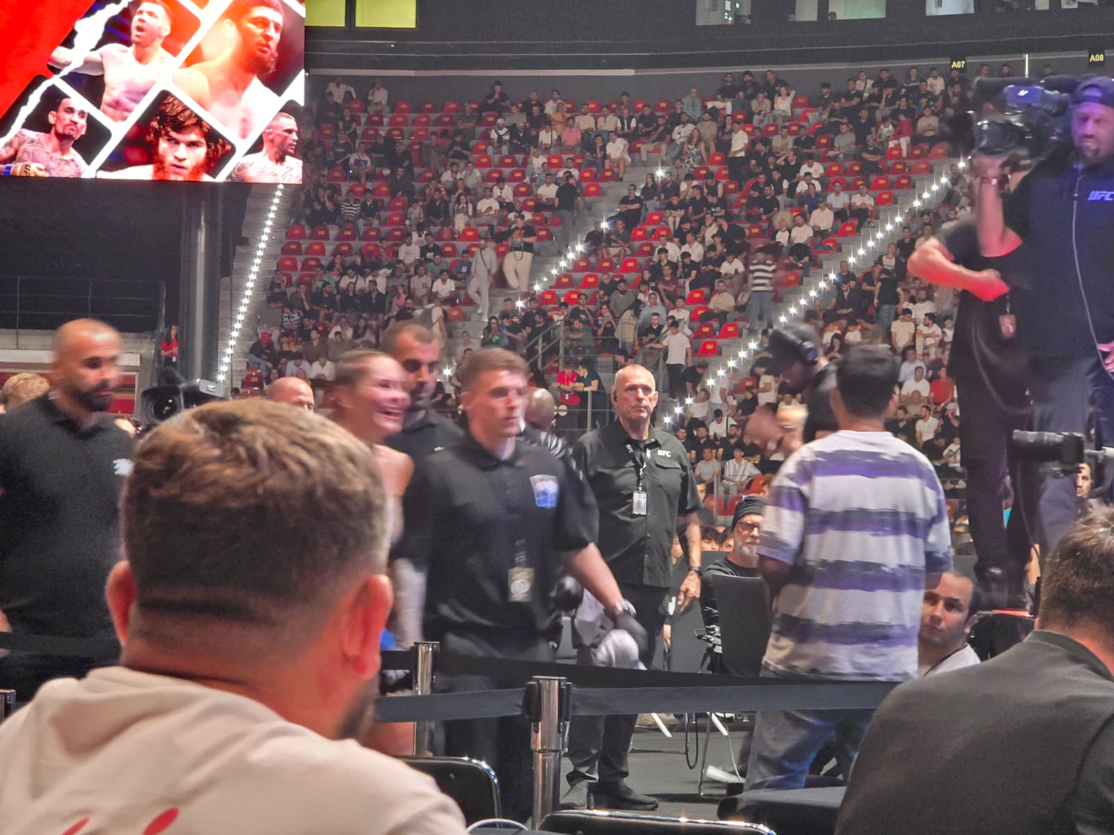 В Баку стартовало одно из самых зрелищных спортивных событий года UFC Fight Night (ПРЯМАЯ ТРАНСЛЯЦИЯ/ФОТО)