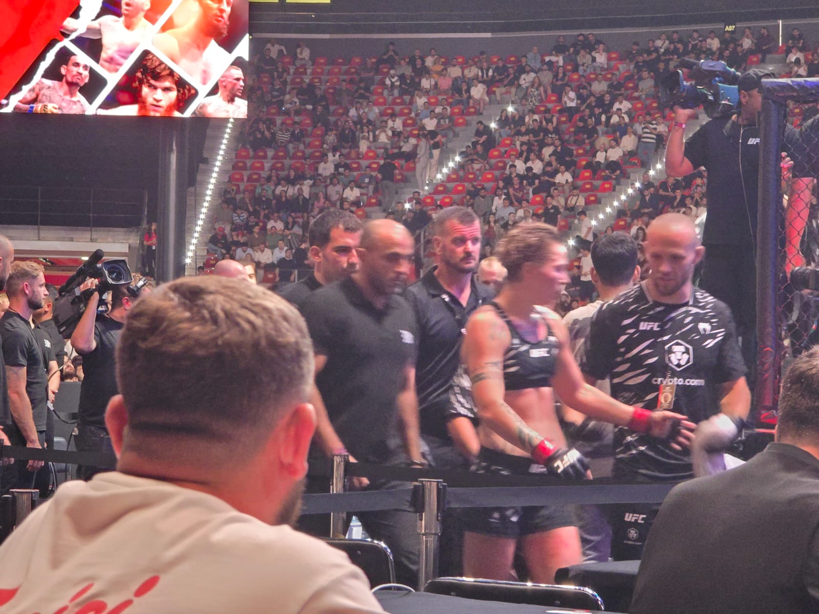 В Баку стартовало одно из самых зрелищных спортивных событий года UFC Fight Night (ПРЯМАЯ ТРАНСЛЯЦИЯ/ФОТО)