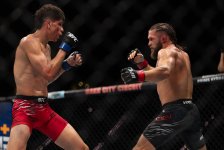 UFC Fight Night: Боец из Азербайджана Рафаэль Физиев стал победителем основного карда в легком весе (ФОТО)