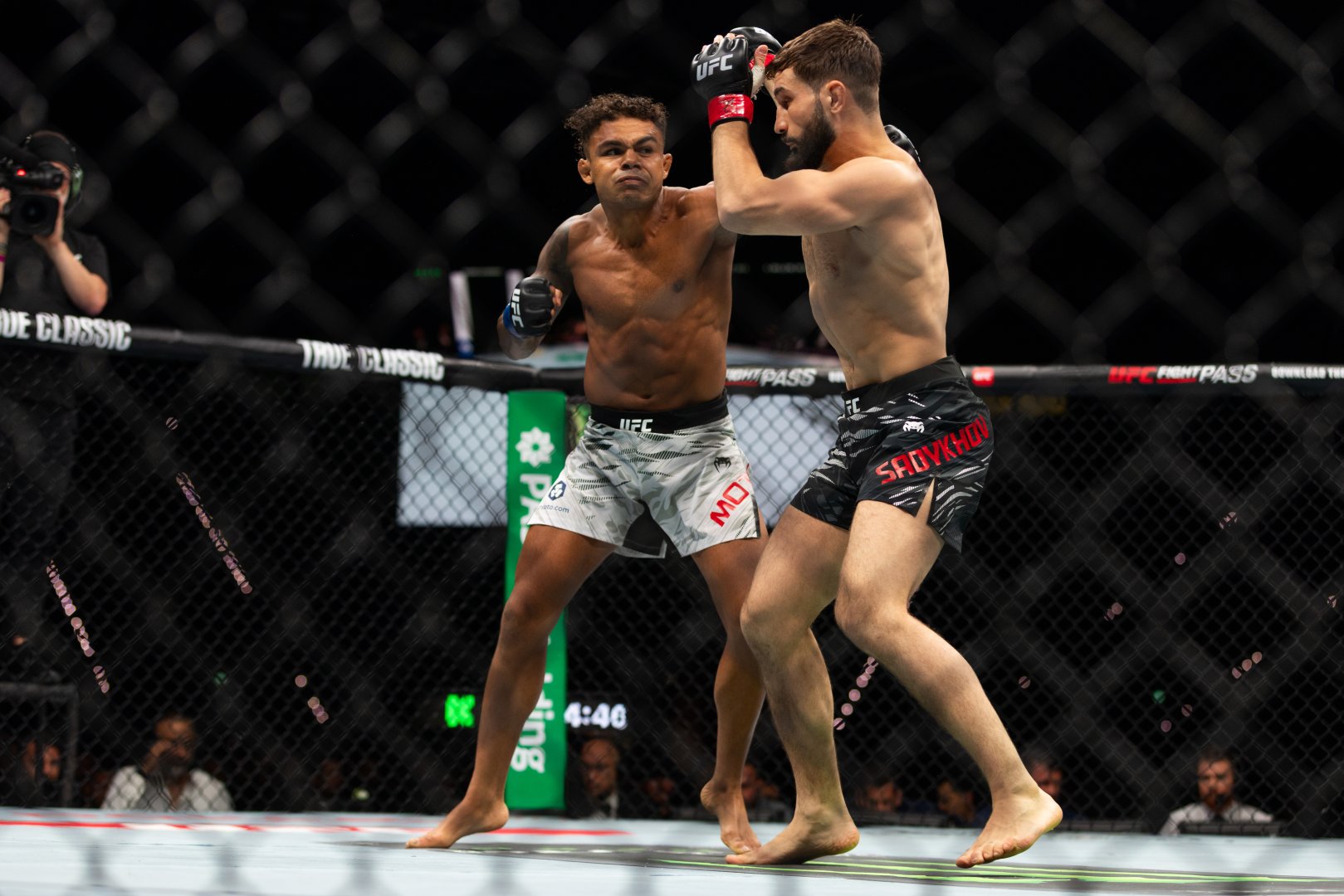 UFC Fight Night: Боец из Азербайджана Назим Садыхов стал  победителем основного карда в легком весе (ФОТО)