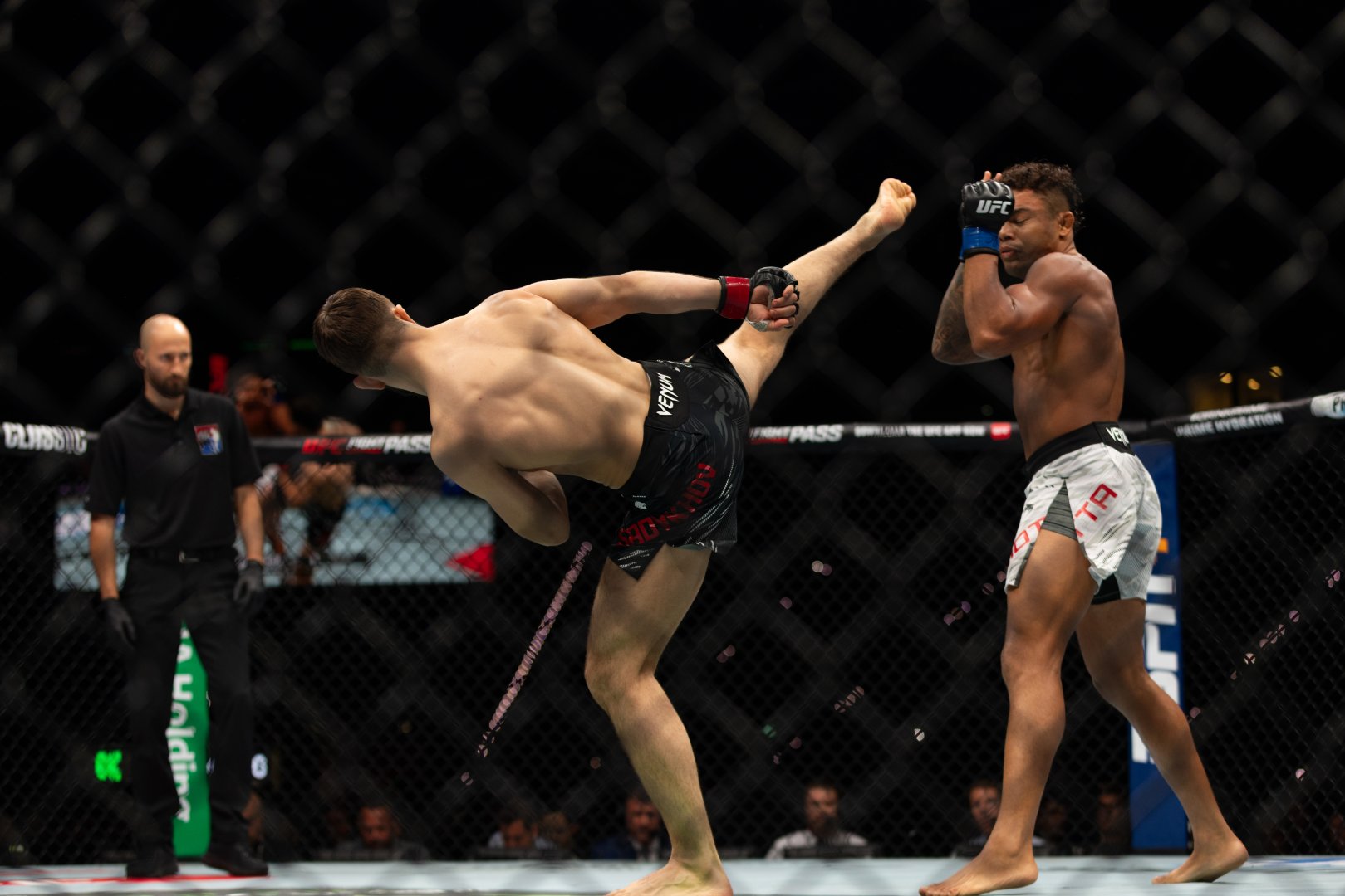 UFC Fight Night: Боец из Азербайджана Назим Садыхов стал  победителем основного карда в легком весе (ФОТО)